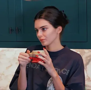 ✨ 9ef24bc9 LEGENDARY SERVICE женщина, напиток, в помещении, мода, портрет whatsapp sticker