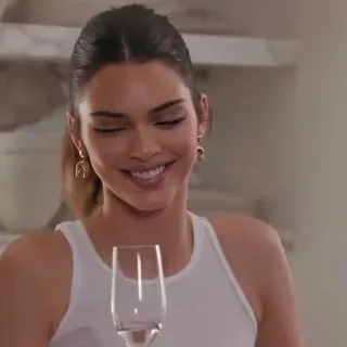 ✨ b1260356 Kendall Jenner Кендалл Дженнер, Модель, Улыбка, Знаменитость, Человек, Женщина whatsapp sticker