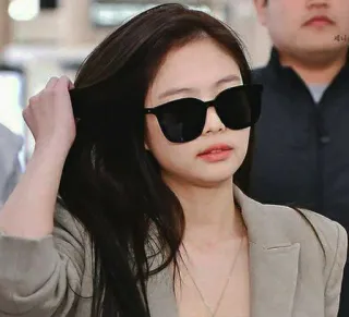 🤩 462406d2 donna, occhiali da sole, ritratto, moda, persona, stile telegram sticker