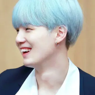 🍃 81dcffec Suga Suga, BTS, K-pop, cantante, músico, ídolo, pelo azul, coreano whatsapp sticker