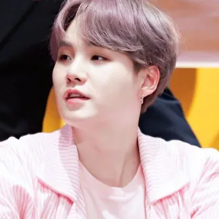 🍂 8c25c0b5 Suga kpop, bts, idol, suga, min yoongi, cantante, celebridad whatsapp sticker