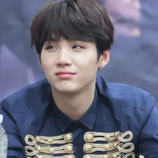 🍃 b2dc1c74 Suga kpop, suga, min yoongi, bts, cantante, ídolo whatsapp sticker