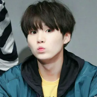 🍃 d5b7bd14 Suga kpop, bts, idol, min yoongi, suga, cantante whatsapp sticker