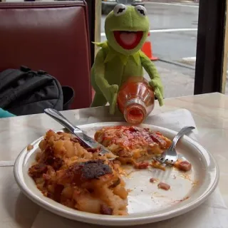 🍝 c323da45 Kermit Kermit la Rana, cibo, meme, pranzo, tavolo telegram sticker