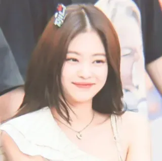 🐼 1b60b5f7 mujer, persona, pelo, collar, retrato, joyería whatsapp sticker