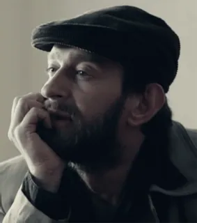 🤩 3a9f08cf mężczyzna, kapelusz, portret, osoba, poważny, zamyślony telegram sticker