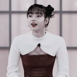 🐾 c3ac54f6 Lisa Lisa, K-pop, piosenkarka, celebrytka, kobieta, osoba telegram sticker