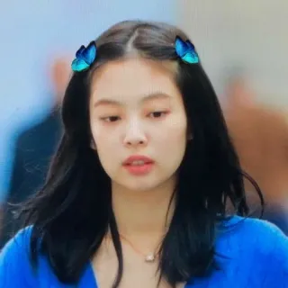 🤙 d485d144 Jennie Kim kpop, blackpink, jennie, kupu-kupu, rambut, potret telegram sticker
