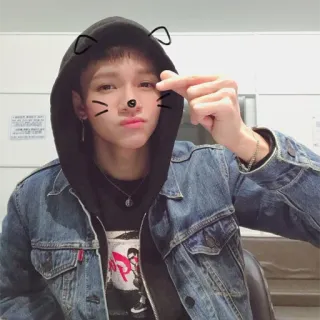 ❤️ 14b4abb4 사람, 남자, 후드티, 청자켓, 인물 사진, 캐주얼, 귀, 코 telegram sticker