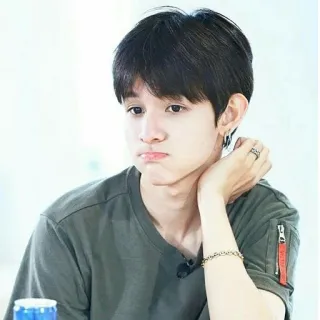 😟 5e80fc01 telegram sticker