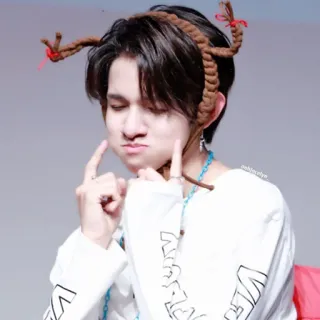 🤗 5f1ba155 사람, 인물 사진, 표정, 순록, 머리띠, 남자 telegram sticker