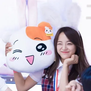 Kim Se-jeong v.1 @S_Creator whatsapp stickers