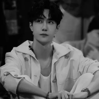 🥀 3f8249ee homem, pessoa, retrato, preto e branco, celebridade, ator telegram sticker