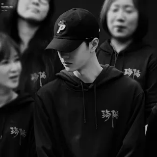 🥀 984b43ce 珍陽 homem, moletom com capuz, preto e branco, retrato telegram sticker