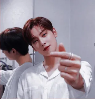 🦧 fa9d7215 homme, coréen, coeur avec les doigts, célébrité, astro, Cha Eun-woo whatsapp sticker