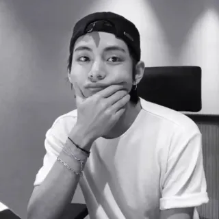 ⛓ 51f9cf50 V kpop, idol, singer, portrait, black and white, korean, male whatsapp sticker