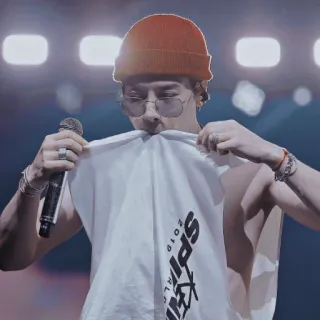 😶 650aa051 SPLASH! Spritzer, Person, Mütze, Sonnenbrille, Musik telegram sticker