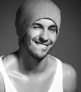 😜 563dde67 đàn ông, nam, chân dung, mũ, áo ba lỗ, nháy mắt telegram sticker