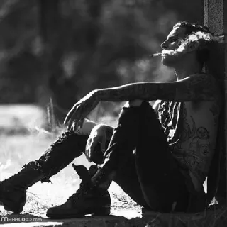 🚬 6c0b14f2 MEHRLODD.COM hút thuốc, thuốc lá, người đàn ông, hình xăm, trắng đen, ngồi, khói telegram sticker