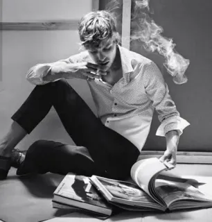 🚬 f933b581 người đàn ông, hút thuốc, sách, trắng đen, nghệ thuật, ngồi, đọc telegram sticker