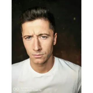 🤨 369a0e07 pria, potret, kaos putih, wajah, orang telegram sticker