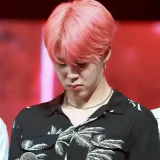 😊 124176be kpop, idol, cantante, maschio, capelli rosa, persona whatsapp sticker