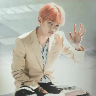 👋 7ceeb000 kpop, maschio, completo, capelli rosa, asiatico whatsapp sticker