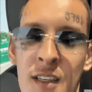 😁 aecb9923 จาร 男人, 太阳镜, 纹身, 人, 脸, 肖像 telegram sticker