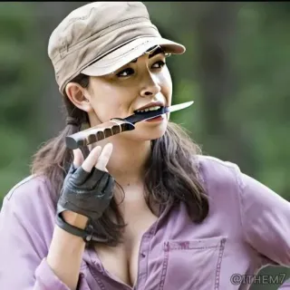 🗿 41e20dbc Messer, Frau, Waffe, Porträt, ernst telegram sticker