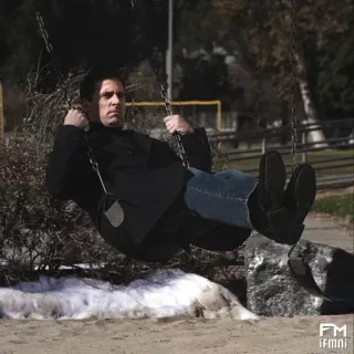 🗿 b34b0193 Mann, Schaukel, Erwachsener, Draußen, Park, Winter telegram sticker