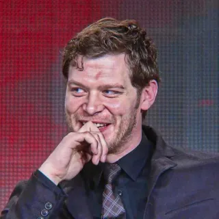 🗿 fe0826a4 Klaus Mikaelson The Vampire Diaries The Originals, Vampir, Anzug, Mann, Person, Schauspieler telegram sticker