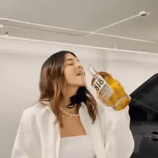 ☕️ 65b93bd5 818 alkohol, vodka, 818, botol, minuman, wanita whatsapp sticker