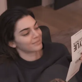 ☕️ baf394a1 KYLIE BALMAIN Kylie, Balmain, kartu, mode, mewah whatsapp sticker