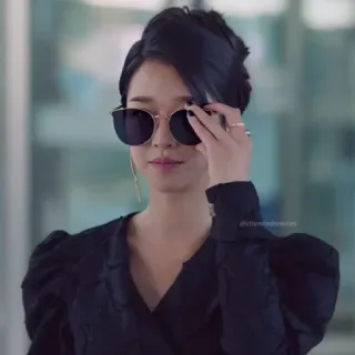 🗝 c29ee3f3 @ittrendsandbraces ผู้หญิง, แว่นกันแดด, แฟชั่น, สไตล์, ภาพเหมือน, คน whatsapp sticker