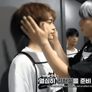 ❤️ dfb0d1ed 멤버들 모두 열심히 리허설을 준비 telegram sticker