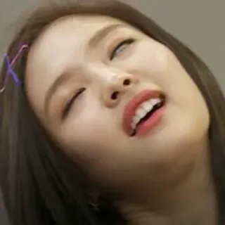 K-pop Moments (@safthome) telegram stickers