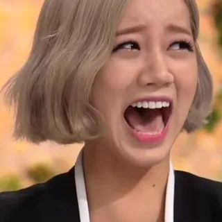 😄 6973724e wanita, teriakan, ekspresi, wajah, panik, kesusahan, syok telegram sticker