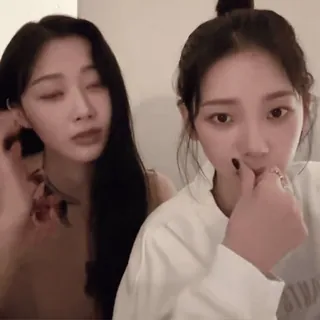 🍩 1b9c0a92 人々, 女性, ポートレート, 顔 telegram sticker