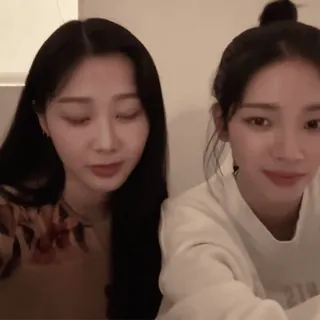 🍩 4bdb4c78 人々, 女性, ポートレート, 自撮り, 友達 telegram sticker