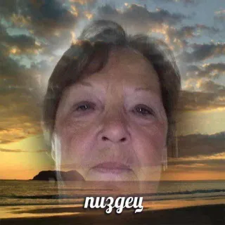 👍 a153b19d пиздец pôr do sol, ofensivo, palavrão russo, mulher, retrato, praia telegram sticker