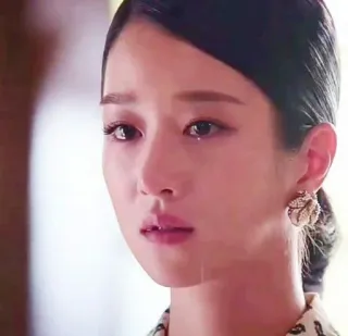 😢 7996f4be femme, pleurs, triste, portrait, visage, larmoyant telegram sticker