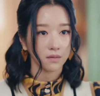 😞 bace4b99 femme, portrait, visage, yeux, coiffure telegram sticker