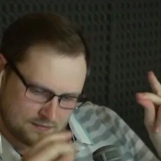 🥳 fb75bb80 男人, 眼镜, 麦克风, 冒犯手势, 休闲 telegram sticker