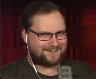 😄 ea9e0f46 pria, kacamata, earphone, senyum, potret, orang telegram sticker