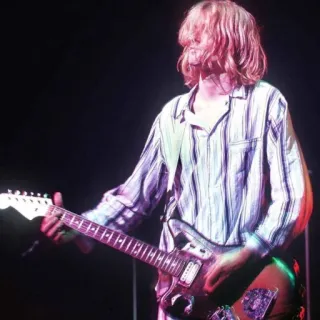 😔 494d4623 Kurt Cobain muziek, gitaar, rock, muzikant, concert, optreden, zanger telegram sticker