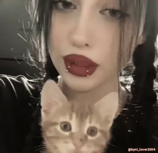 😍 1d615918 kyra_lover2004 셀카, 소녀, 고양이, 새끼 고양이, 인물 사진, 피어싱, 메이크업 telegram sticker