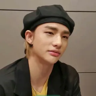 🍋 43a6e610 uomo, ritratto, berretto, coreano, moda, stile telegram sticker