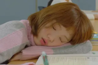 😴 3e1c7370 Schlaf, Nickerchen, Student, müde, Schreibtisch telegram sticker