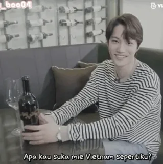🧷 281ece55 Apa kau Suka mie Vietnam Sepertiku? man, wine, indoasian, vietnam, food telegram sticker