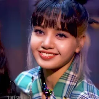 🍭 191646de Lisa TOVESIGNS GIRL kpop, 女人, lisa, 歌手, 美丽, 肖像, 微笑 whatsapp sticker